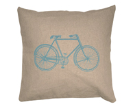 Льняная подушка с велосипедом